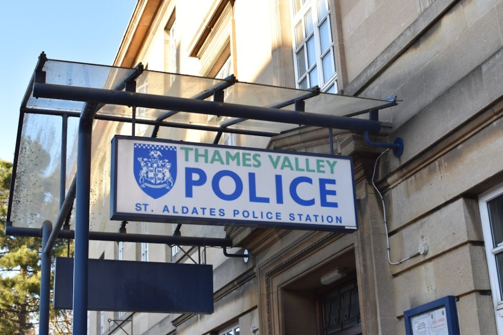 déposez une plainte en ligne facilement et rapidement grâce à notre service sécurisé. signalez un incident à la police sans vous déplacer.