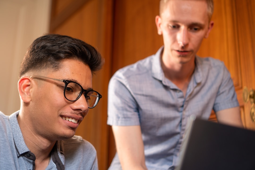 agence web spécialisée dans la création de sites internet, le développement sur mesure et le marketing digital pour booster votre présence en ligne.