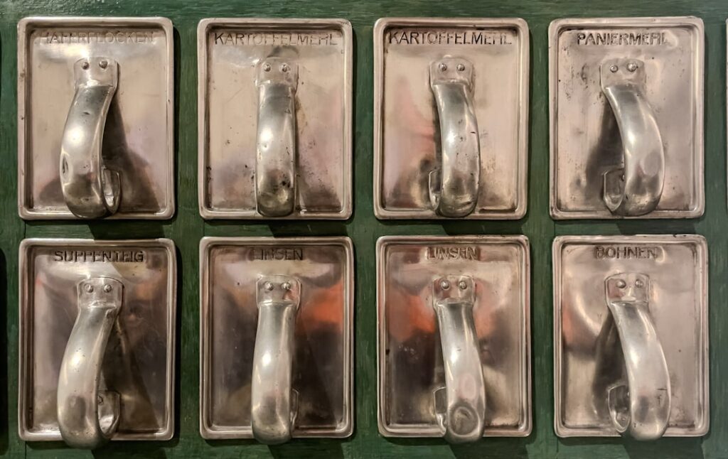 découvrez ce qu'est un breadcrumb, un outil de navigation essentiel qui améliore l'expérience utilisateur en indiquant le chemin parcouru sur un site web.