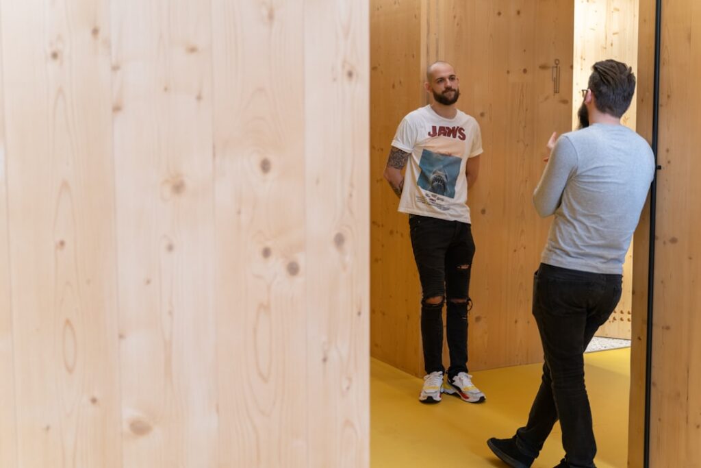 découvrez l'importance de la communication interne pour renforcer la cohésion d'équipe, améliorer la collaboration et optimiser la performance de votre entreprise.