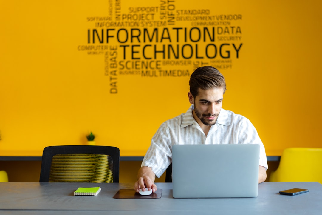 optimisez votre intranet pour améliorer la collaboration, la productivité et l'efficacité au sein de votre entreprise grâce à des solutions innovantes et adaptées.
