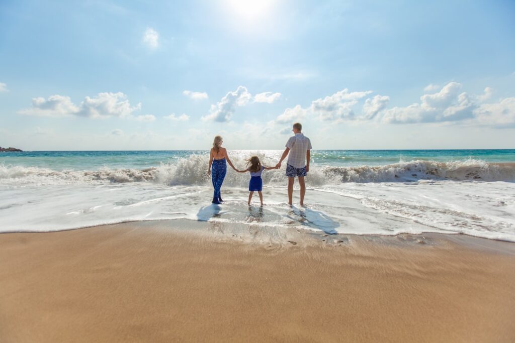 assurez l'avenir de vos proches avec une assurance vie adaptée à vos besoins. découvrez nos offres personnalisées pour protéger votre famille et vos finances.