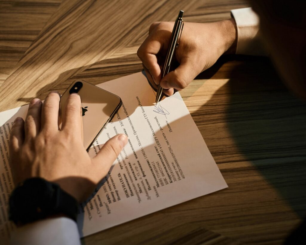 découvrez comment rédiger et gérer un avenant contractuel efficacement pour modifier les termes d'un contrat existant en toute légalité.