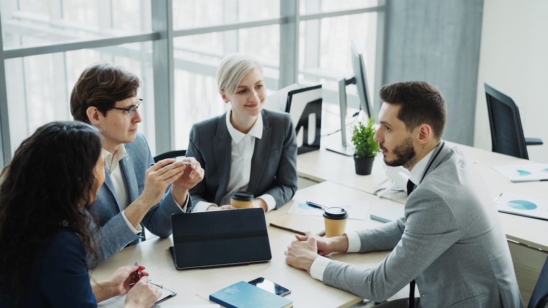 optimisez la communication interne de votre entreprise pour renforcer la collaboration, améliorer la transparence et augmenter la productivité au sein de vos équipes.