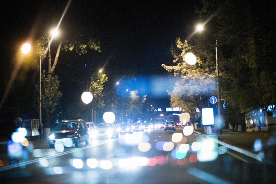 réglementation sur le bruit nocturne : normes et mesures pour garantir le calme et le respect du repos durant la nuit.